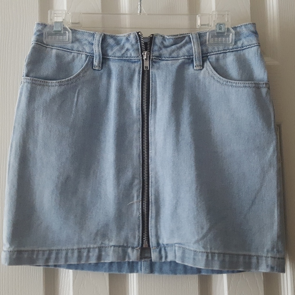 Denim zip skirt